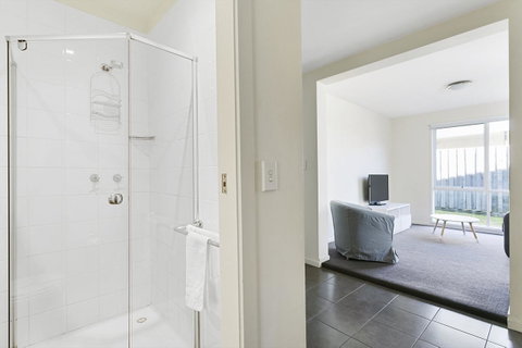 Front Beach House - Australia Accommodation 23