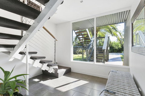 Front Beach House - Australia Accommodation 18