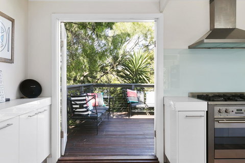 Front Beach House - Australia Accommodation 11