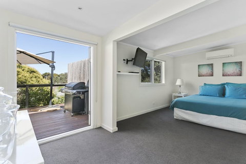 Front Beach House - Australia Accommodation 17