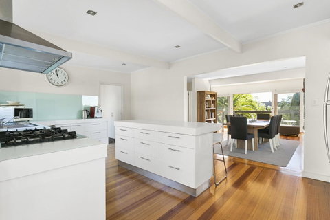 Front Beach House - Australia Accommodation 3