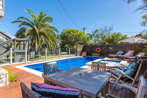Front Beach House - Australia Accommodation 9