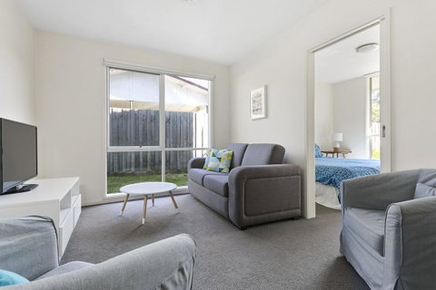 Front Beach House - Australia Accommodation 24