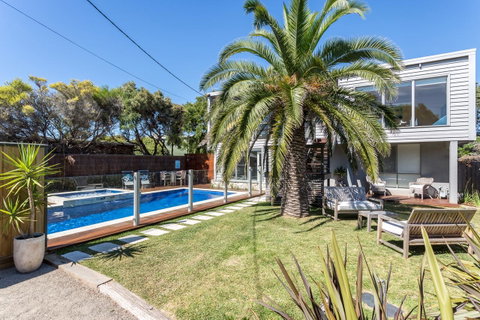 Front Beach House - Australia Accommodation 4