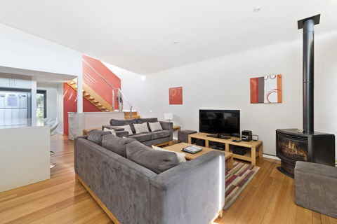 Apollo Bay Cottages - Australia Accommodation 12