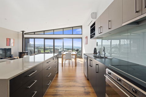 Apollo Bay Cottages - Australia Accommodation 10
