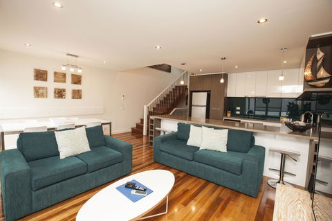 7 Falls Apartments - Australia Accommodation 4