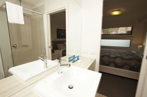 7 Falls Apartments - Australia Accommodation 17