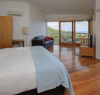 Chris's Beacon Point Restaurant  Villas - Australia Accommodation
