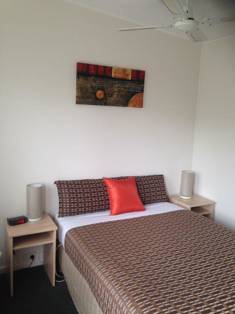 Beachcomber Motel & Apartments - Australia Accommodation 39