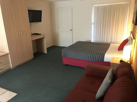 Beachcomber Motel & Apartments - Australia Accommodation 8