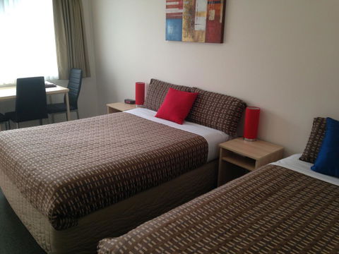 Beachcomber Motel & Apartments - Australia Accommodation 34