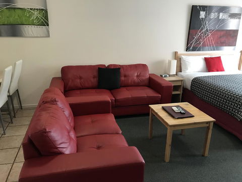 Beachcomber Motel & Apartments - Australia Accommodation 14