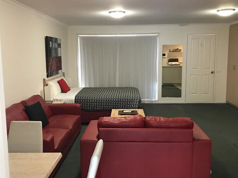Beachcomber Motel & Apartments - Australia Accommodation 12