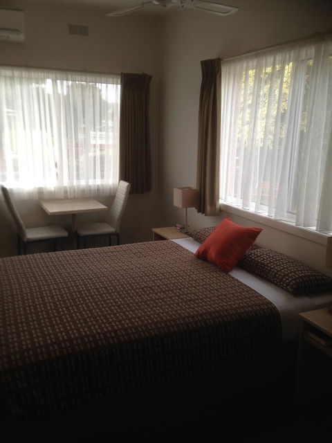 Beachcomber Motel & Apartments - Australia Accommodation 36