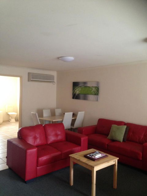 Beachcomber Motel & Apartments - Australia Accommodation 15