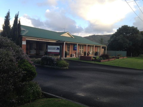 Beachcomber Motel & Apartments - Australia Accommodation 3