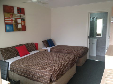 Beachcomber Motel & Apartments - Australia Accommodation 33