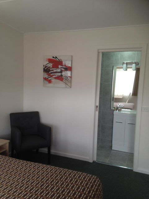 Beachcomber Motel & Apartments - Australia Accommodation 25