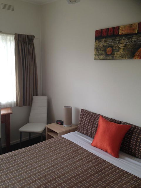 Beachcomber Motel & Apartments - Australia Accommodation 40