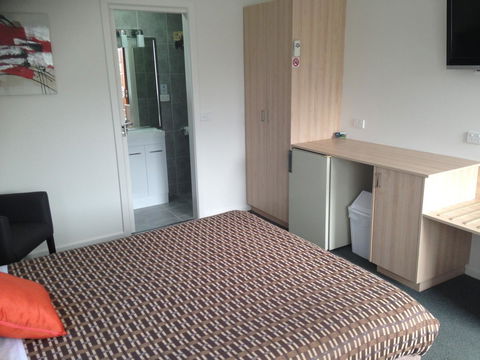 Beachcomber Motel & Apartments - Australia Accommodation 31