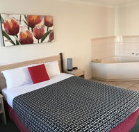 Beachcomber Motel  Apartments - Australia Accommodation
