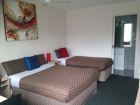 Beachcomber Motel & Apartments - Australia Accommodation 35