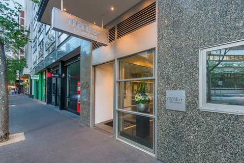 Mantra 100 Exhibition - Australia Accommodation 5