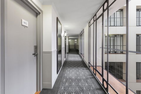 The Savoy Hotel On Little Collins Melbourne - Australia Accommodation 21