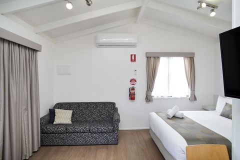 Amaroo Park - Australia Accommodation 17