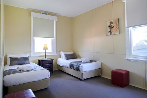 Amaroo Park - Australia Accommodation 5
