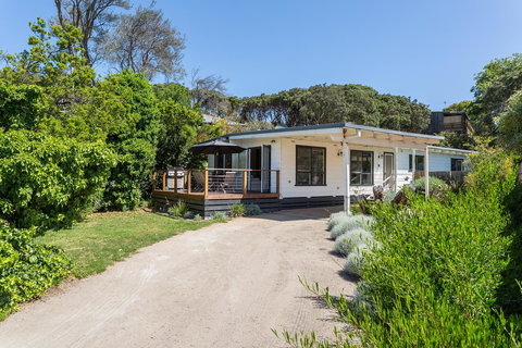 Blairgowrie Bella - Light Filled Home With Great Deck - Australia Accommodation 11
