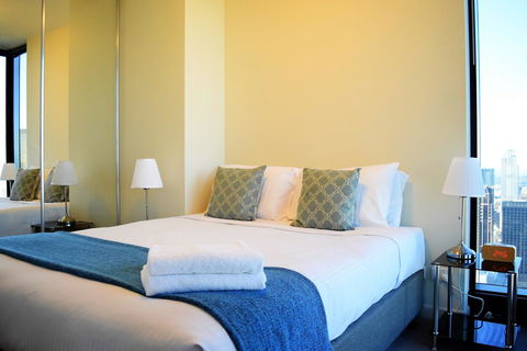 Melbourne SkyHigh Apartments - Australia Accommodation 24