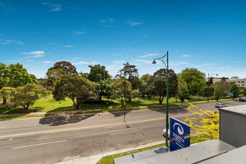 Whitehorse Apartments Hotel - Australia Accommodation 37
