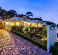 Lovely 5BR full house in Glen Waverley walk to train bus  shops - Australia Accommodation