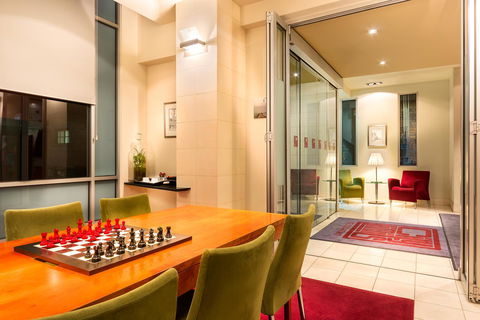 City Limits Hotel Apartments - Australia Accommodation 24