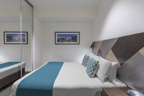 Wyndham Hotel Melbourne - Australia Accommodation 24