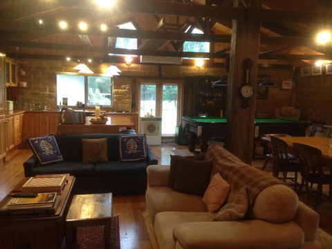Mud Hollow Barn - Australia Accommodation 10