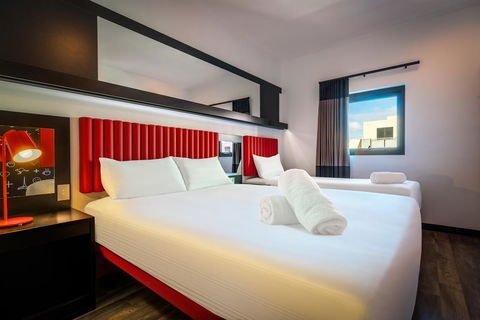 Essence Hotel Carlton - Australia Accommodation 15