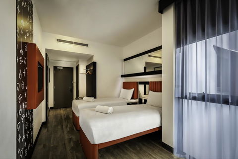 Essence Hotel Carlton - Australia Accommodation 10