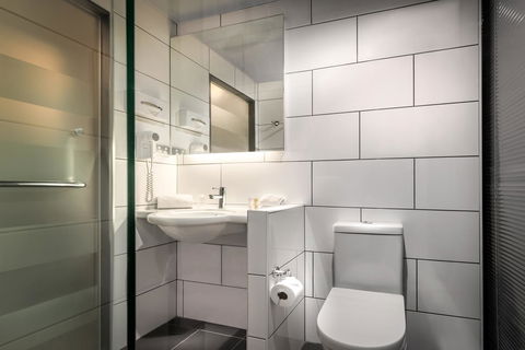 Essence Hotel Carlton - Australia Accommodation 31