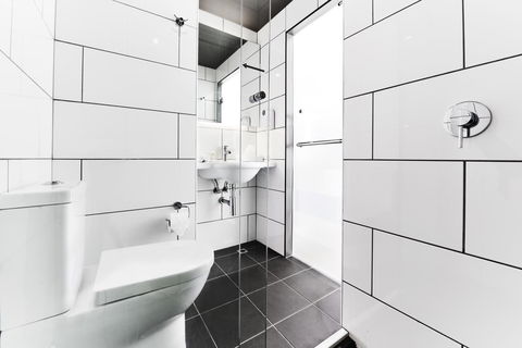 Essence Hotel Carlton - Australia Accommodation 37