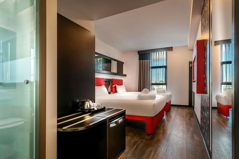 Essence Hotel Carlton - Australia Accommodation 14