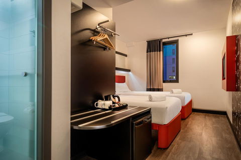 Essence Hotel Carlton - Australia Accommodation 13