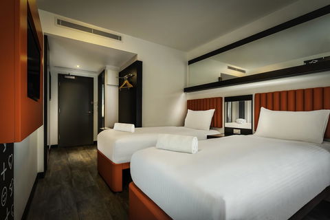 Essence Hotel Carlton - Australia Accommodation 9