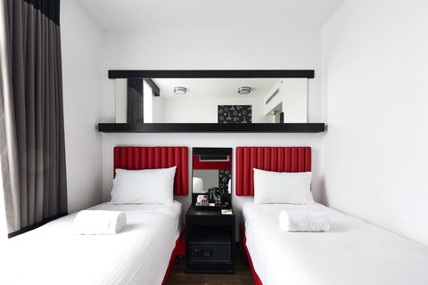 Essence Hotel Carlton - Australia Accommodation 35