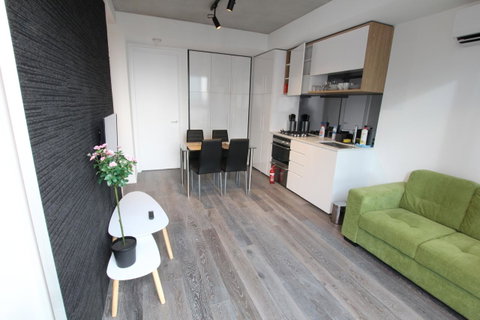 Carlson View Serviced Apartments - Australia Accommodation 13