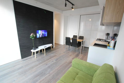 Carlson View Serviced Apartments - Australia Accommodation 11