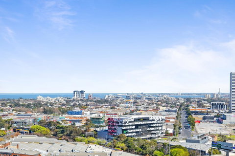 Complete Host Tiara Apartments - Australia Accommodation 10