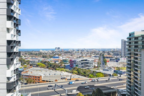 Complete Host Tiara Apartments - Australia Accommodation 9
